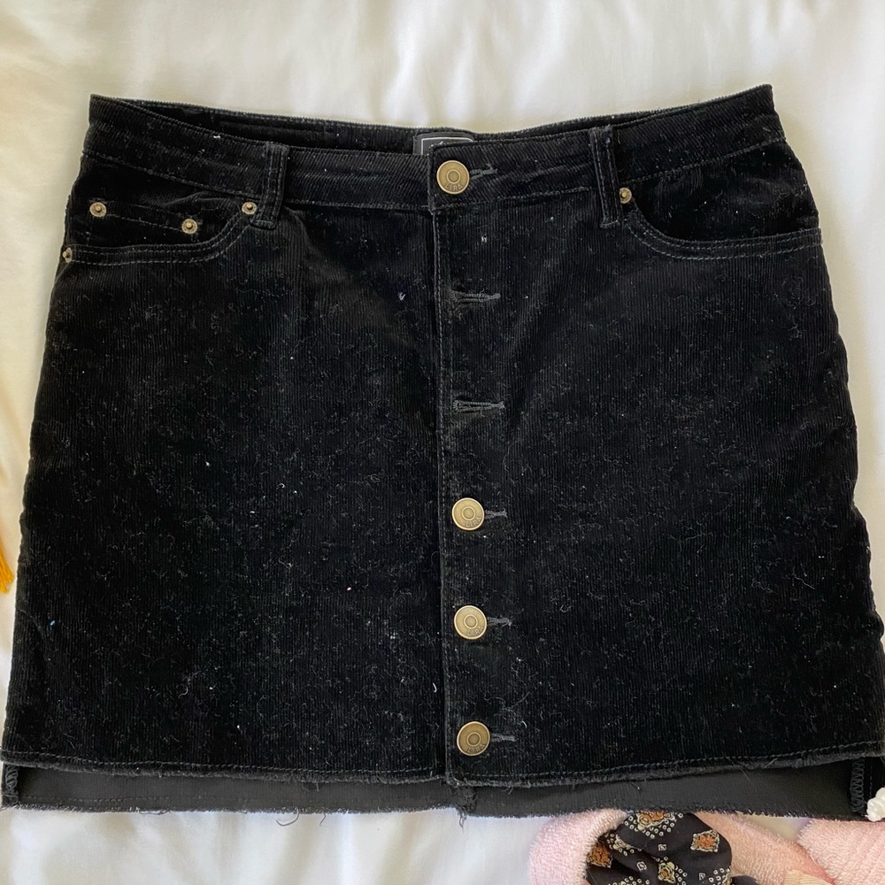 black skirt